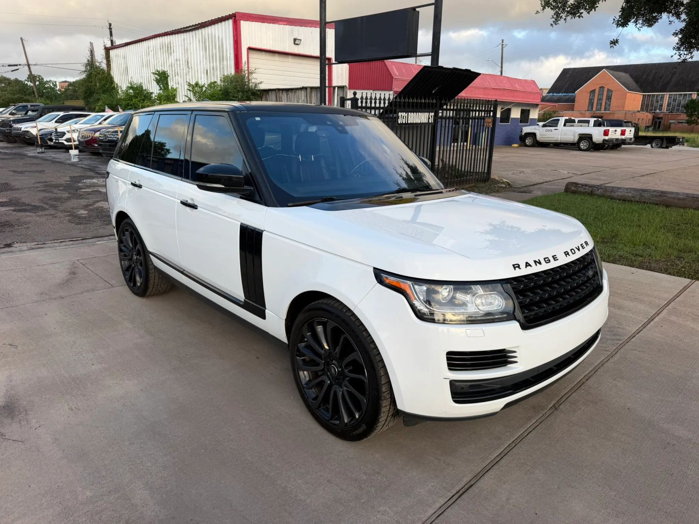 land rover range rover 2017 SALGS2FV0HA358155 image land rover range rover 2017 SALGS2FV0HA358155 image